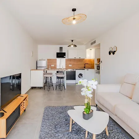 Le Sunny - Appt Climatise Avec Piscine Apartament