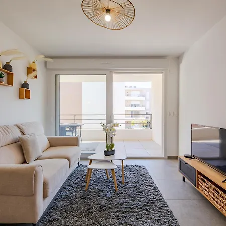 Le Sunny - Appt Climatise Avec Piscine Lägenhet