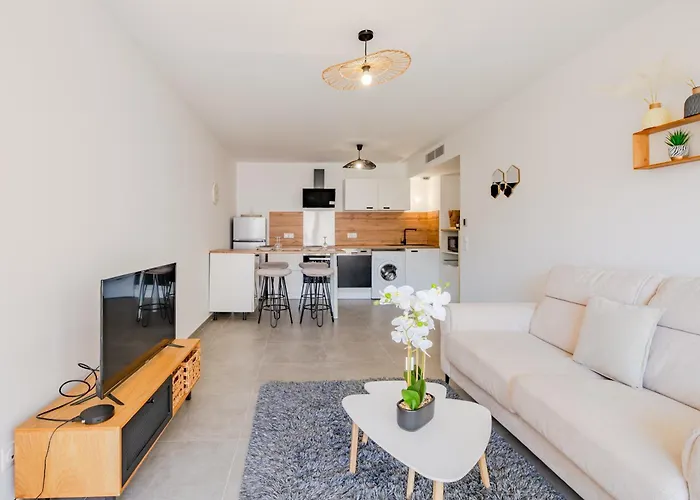 Le Sunny - Appt Climatise Avec Piscine Apartment