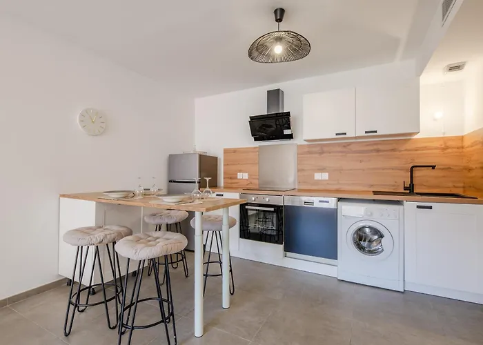 Le Sunny - Appt Climatise Avec Piscine Apartment